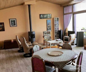 Lire la suite à propos de l’article Maison de village 7 pièces à TOULAUD