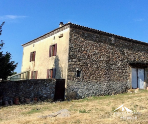 Lire la suite à propos de l’article Corps de ferme à SAINT-ROMAIN-DE-LERPS